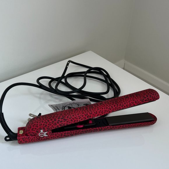 KOR Professional Ceramic Hair Straightening Flat Iron - Picture 2 of 3